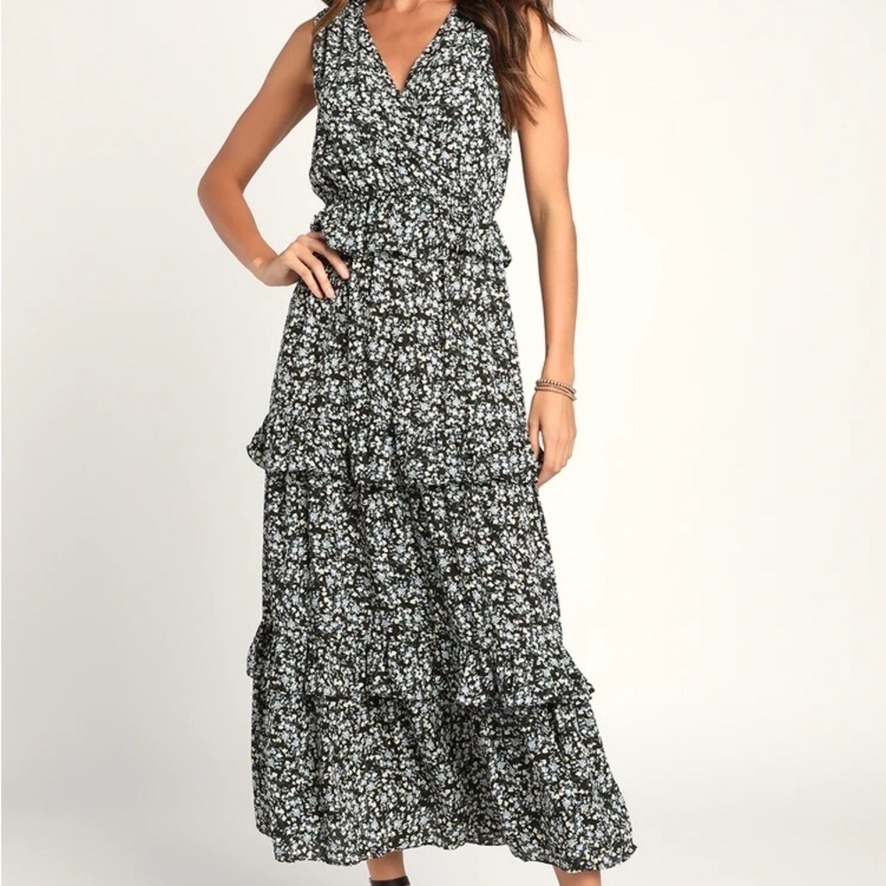 Lulu's Sleeveless V Neck Spring Summer Wedding Guest Tiered Floral Midi Dress